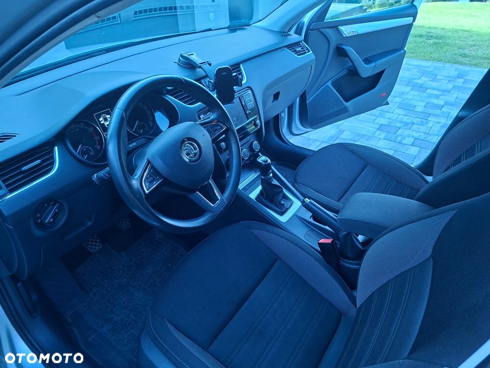 Skoda Octavia 1.4 TSI Ambition - 9