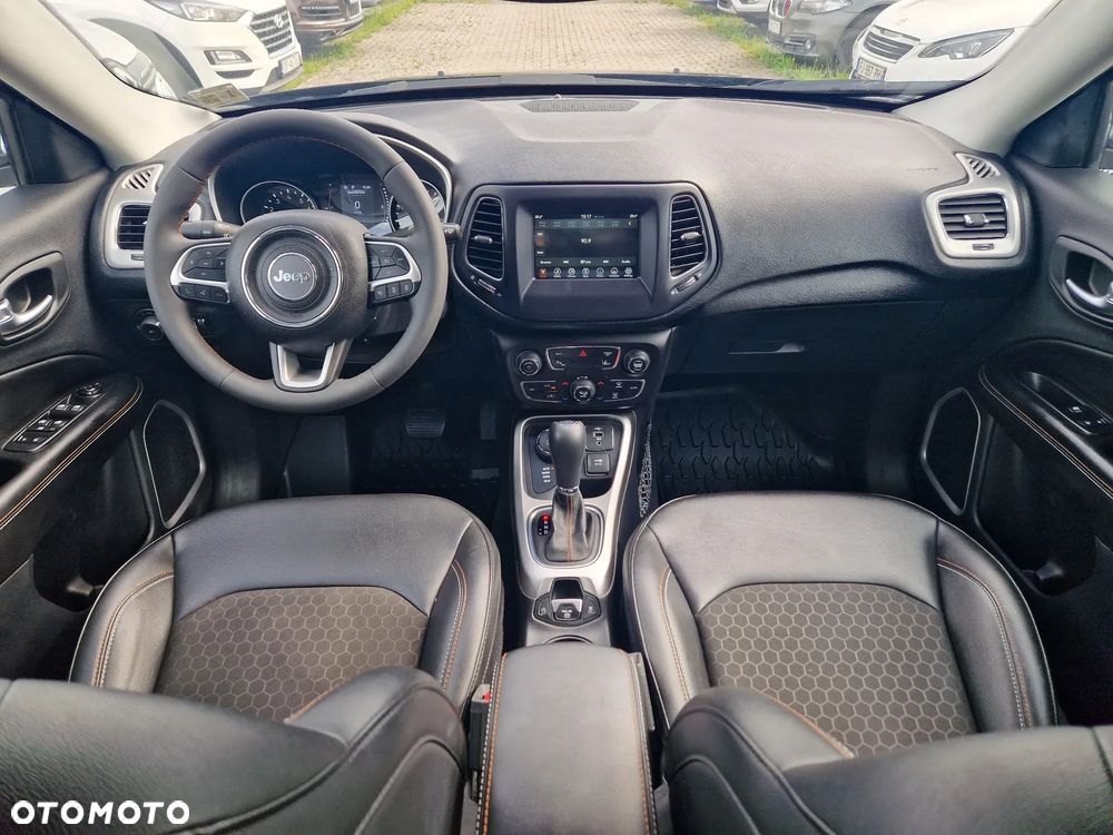 Jeep Compass - 26