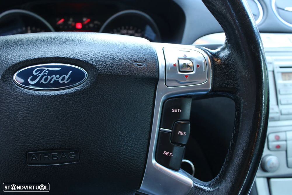 Ford S-Max 1.8 TDCi Titanium 7L - 17