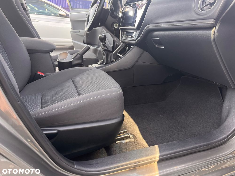 Toyota Corolla - 14