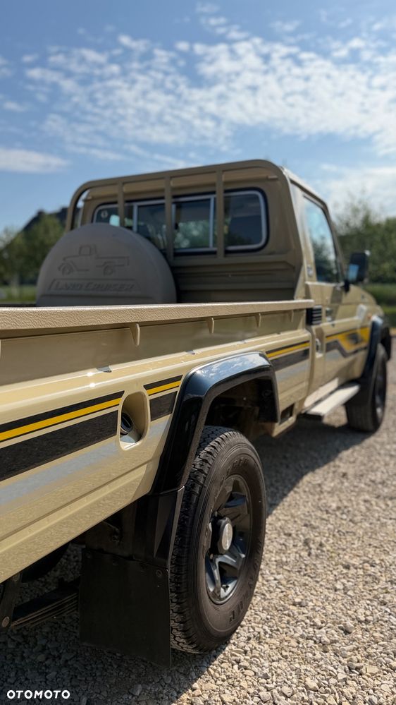 Toyota Land Cruiser - 3