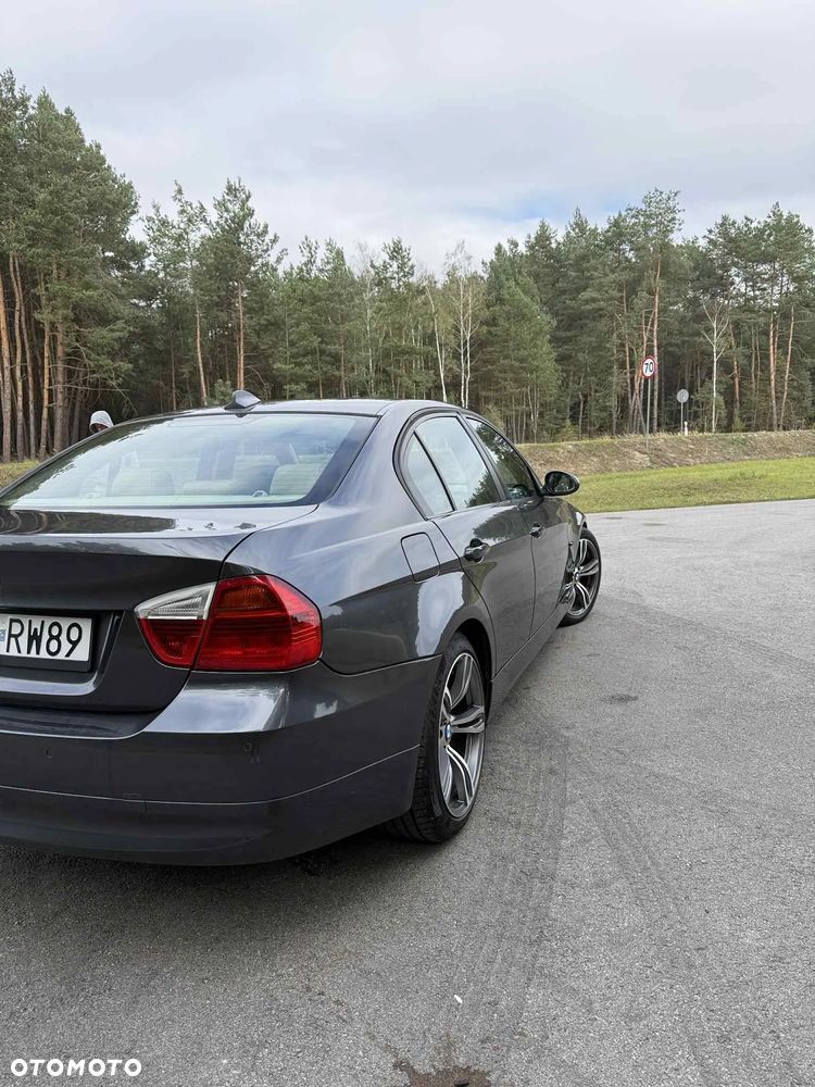 BMW Seria 3 318i - 6