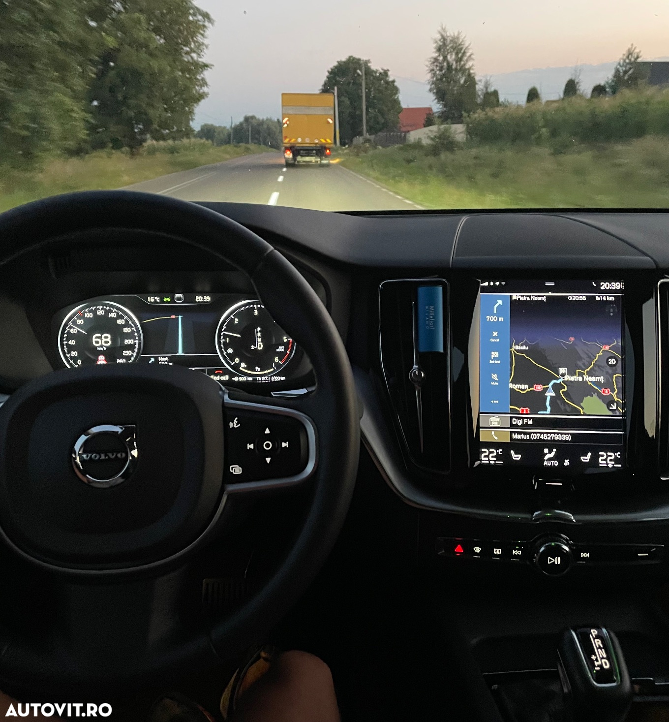 Volvo XC 60 D4 AWD Geartronic Momentum - 8