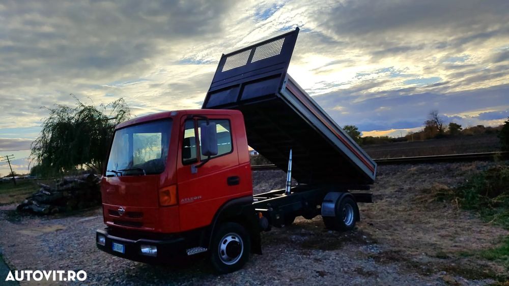 Nissan Atleon 3.5T - 2