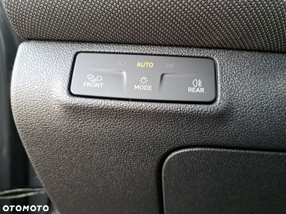 Volkswagen T-Roc 1.5 eTSI Life DSG - 30