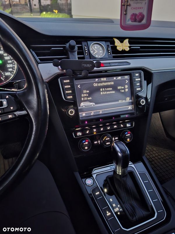 Volkswagen Passat - 30