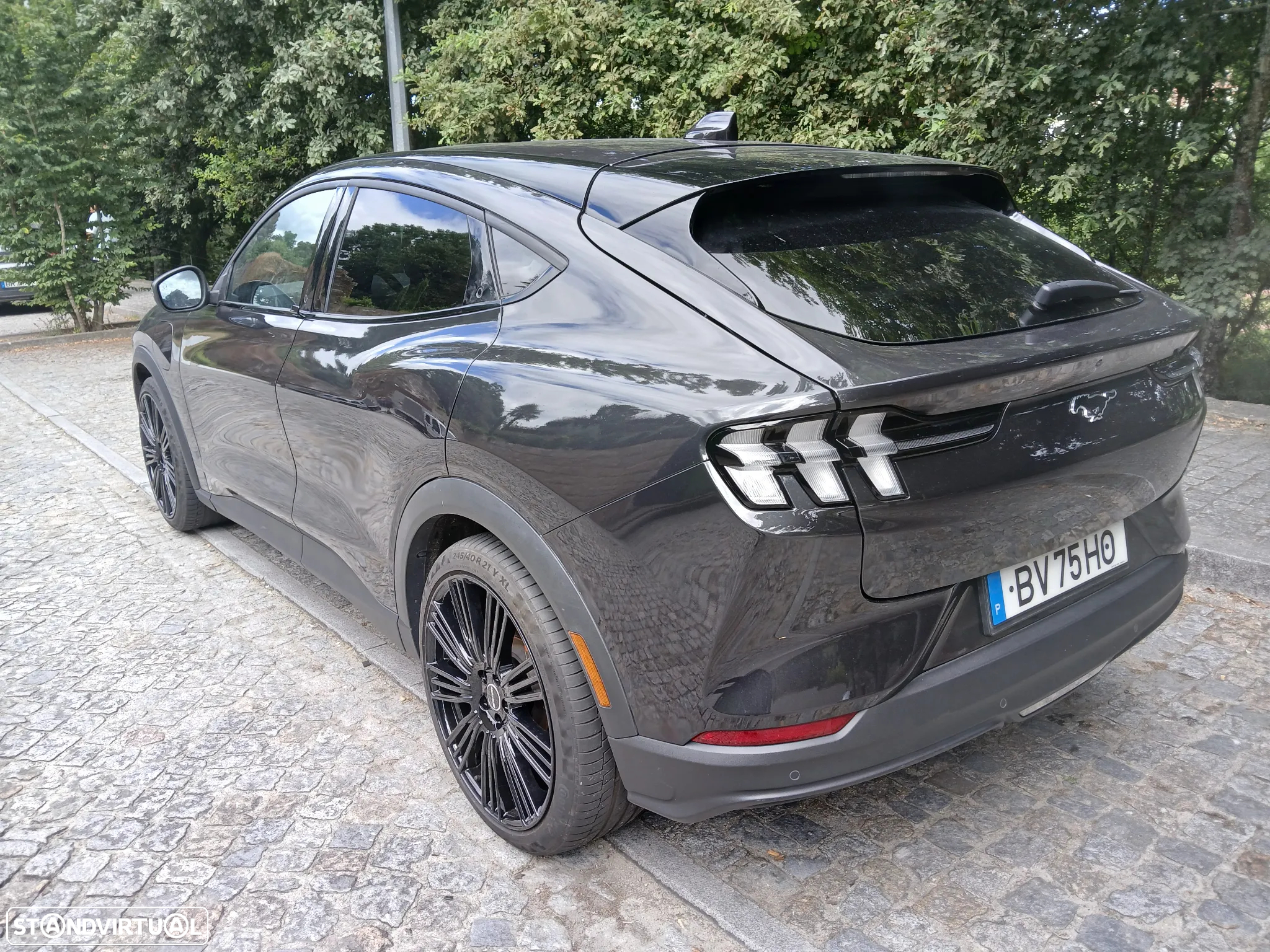Ford Mustang Mach-E 75.7 kWh Premium AWD - 4