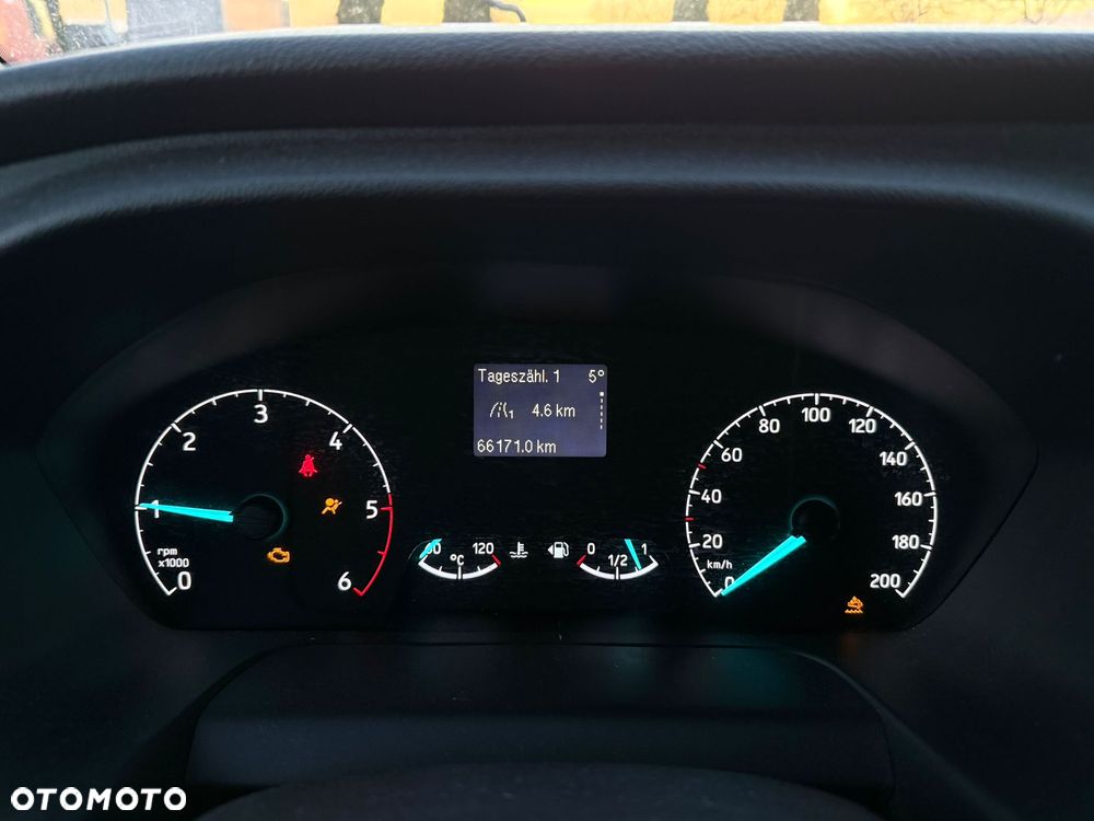 Ford Transit Custom - 13