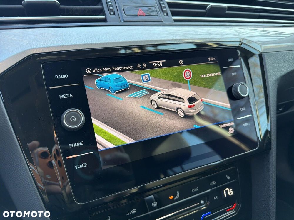 Volkswagen Passat - 29