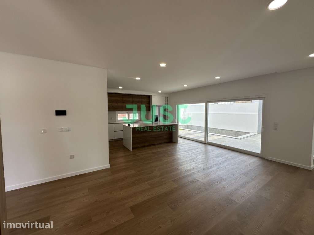 Moradia T3 + 1 com 2 suítes com closet e piscina nos Redondos, Fern... - Grande imagem: 3/17
