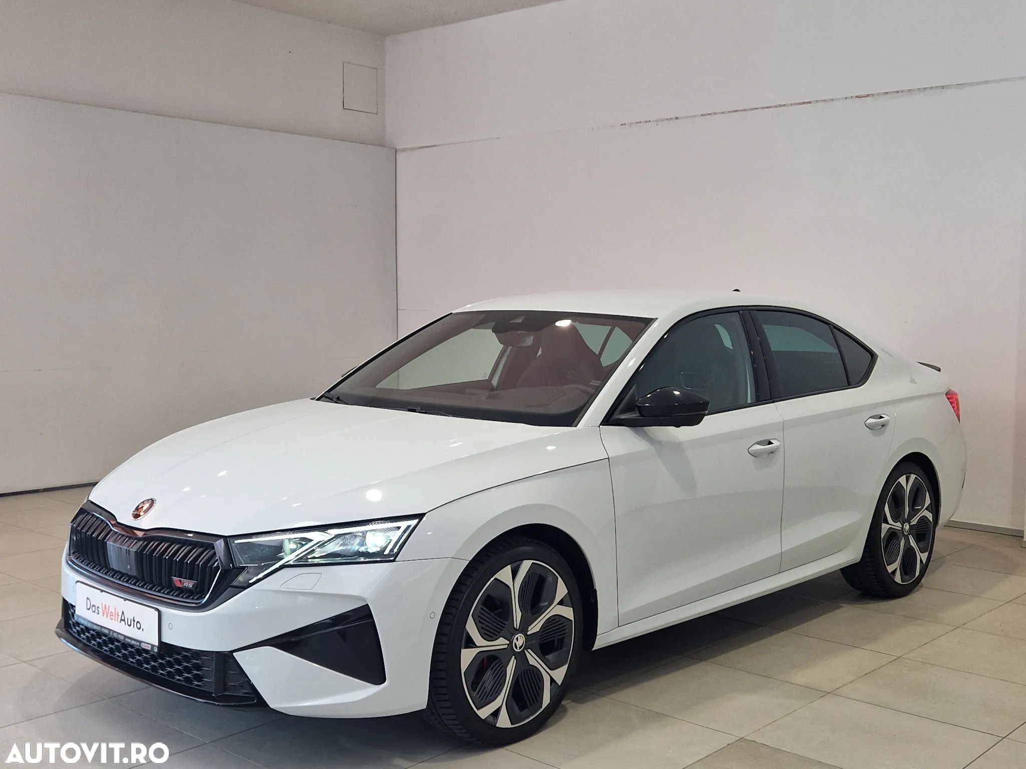 Skoda Octavia 2.0 TSI 265 CP DSG RS - 1
