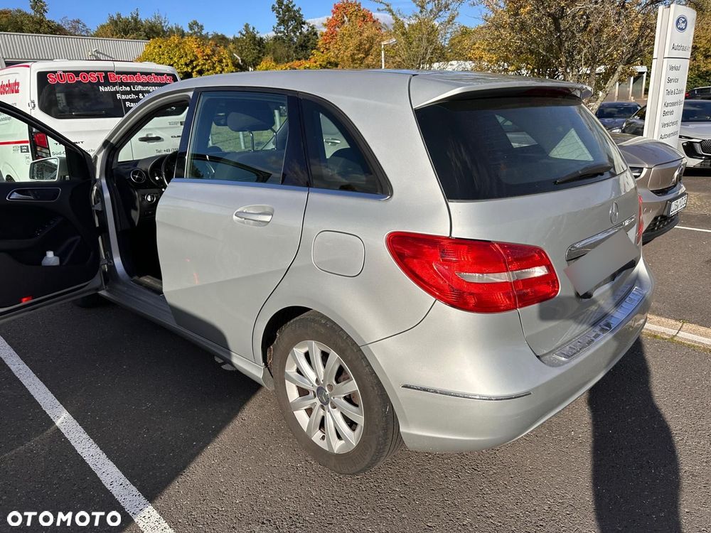 Mercedes-Benz Klasa B 180 7G-DCT - 3