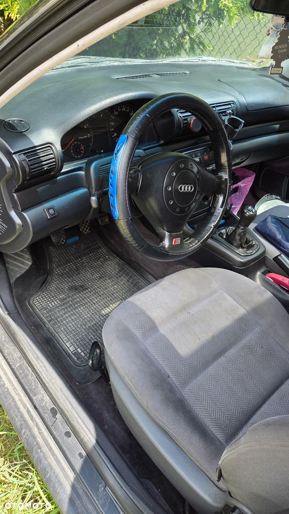 Audi A4 Avant 1.8 - 6