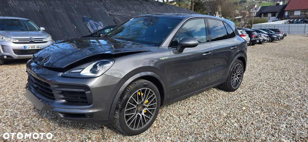 Porsche Cayenne - 4