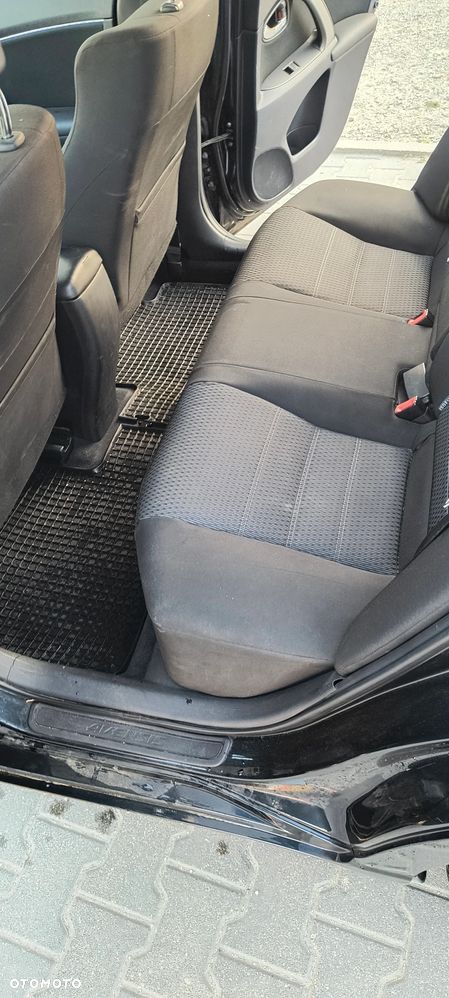 Toyota Avensis 1.8 Comfort - 8