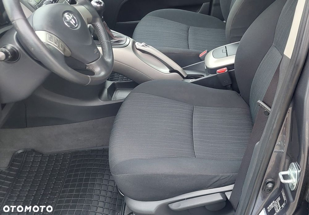 Toyota Auris 1.4 D-4D - 16