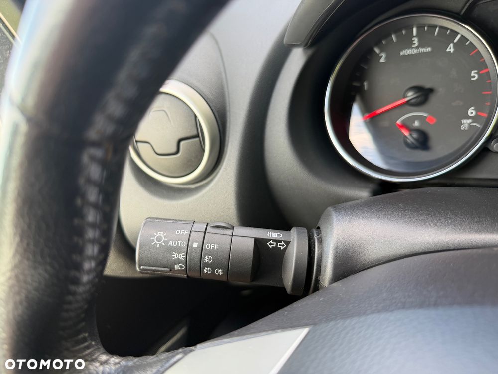 Nissan Qashqai 2.0 dCi DPF tekna - 23