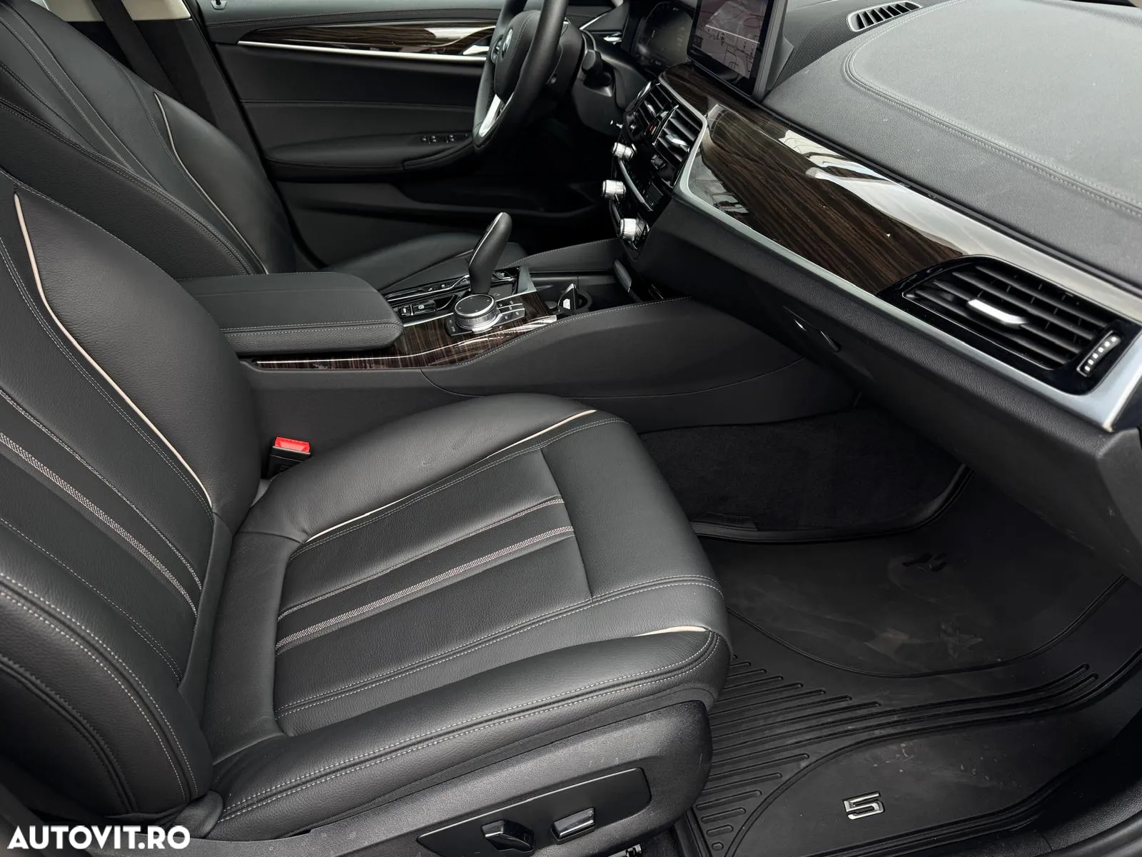 BMW Seria 5 530e xDrive Aut. Luxury Line - 11