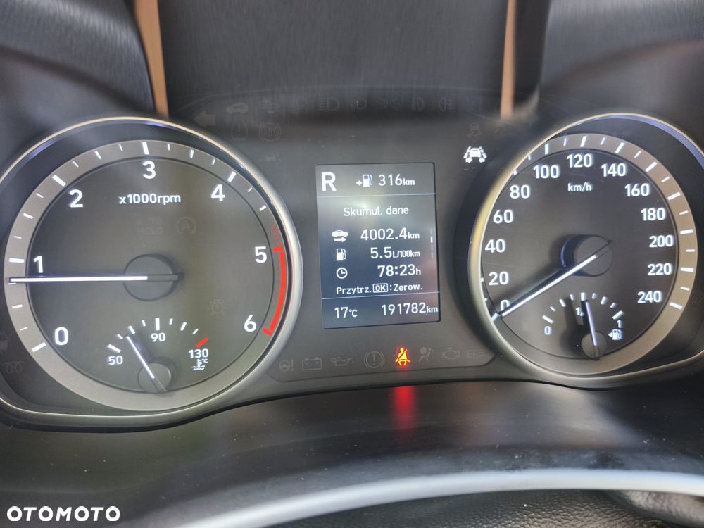 Hyundai i30 1.6 D Classic + - 9
