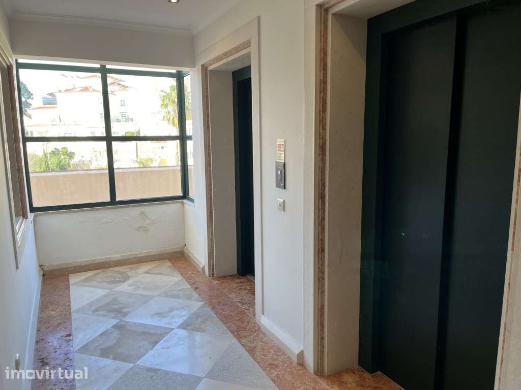 Arrendamento, apartamento T4, piscina, Monte Estoril - Grande imagem: 4/35