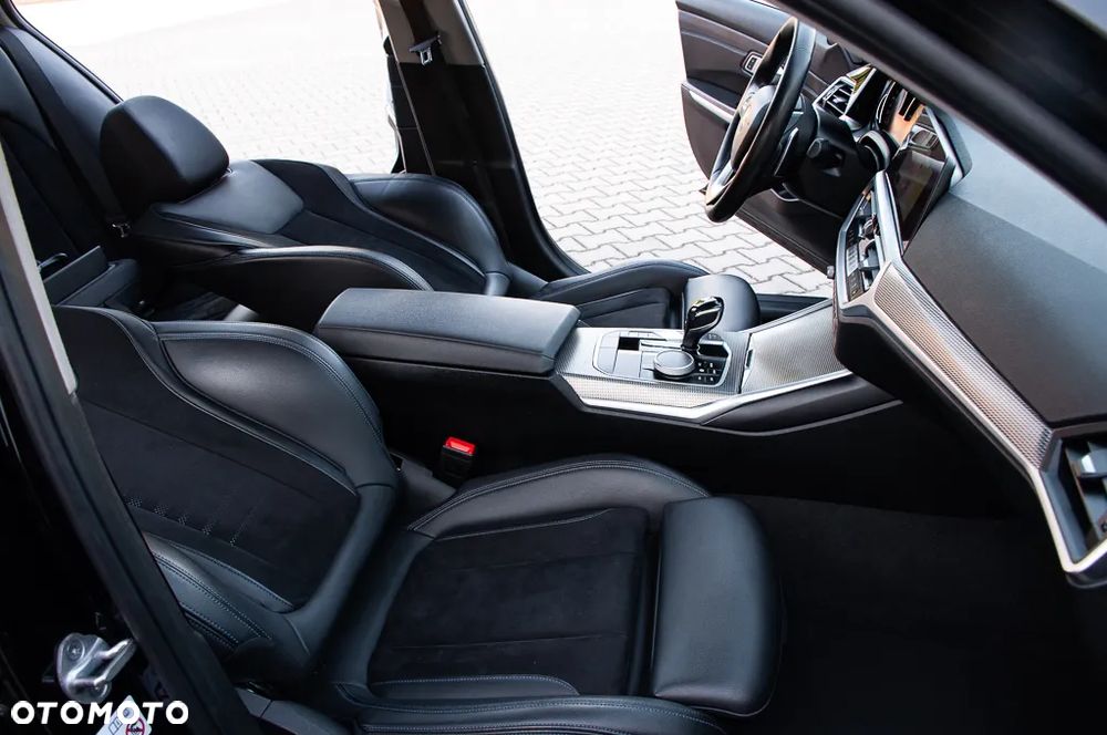 BMW Seria 3 330i Sport Line sport - 26