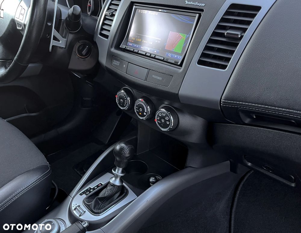 Mitsubishi Outlander 2.2 DID Intense + EU5 TC-SST - 33
