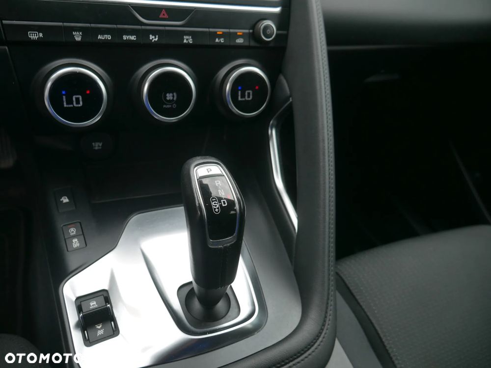 Jaguar E-Pace D200 AWD R-Dynamic - 12