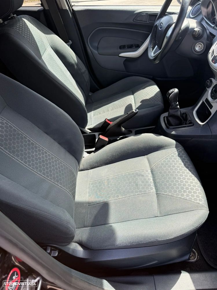 Ford Fiesta 1.4 TDCI Techno - 14