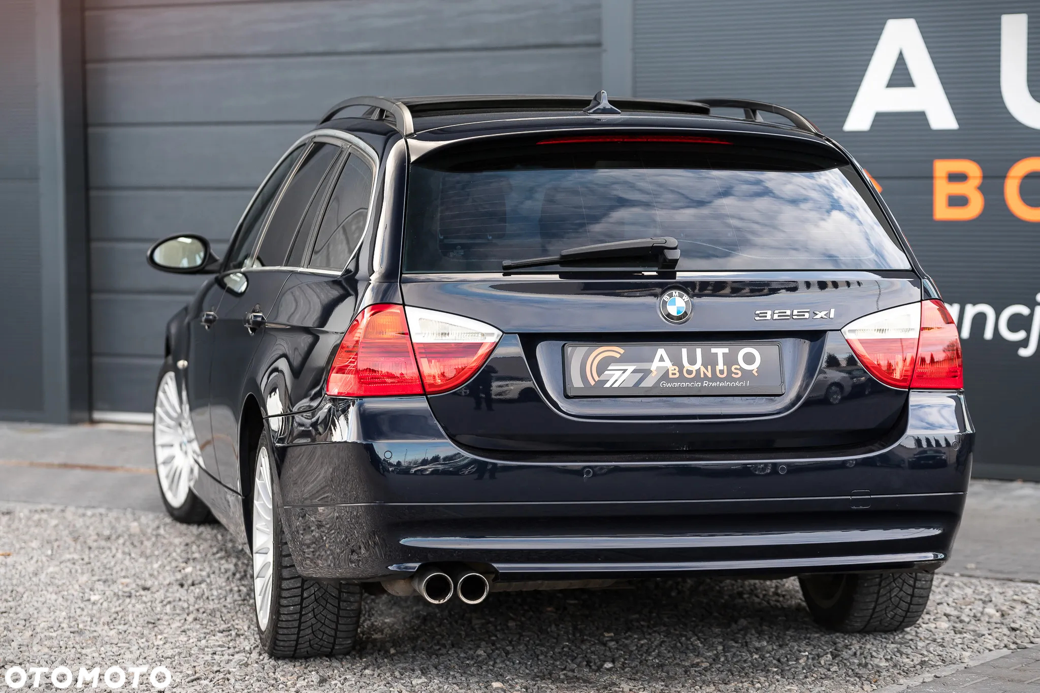 BMW Seria 3 325i xDrive Touring - 8