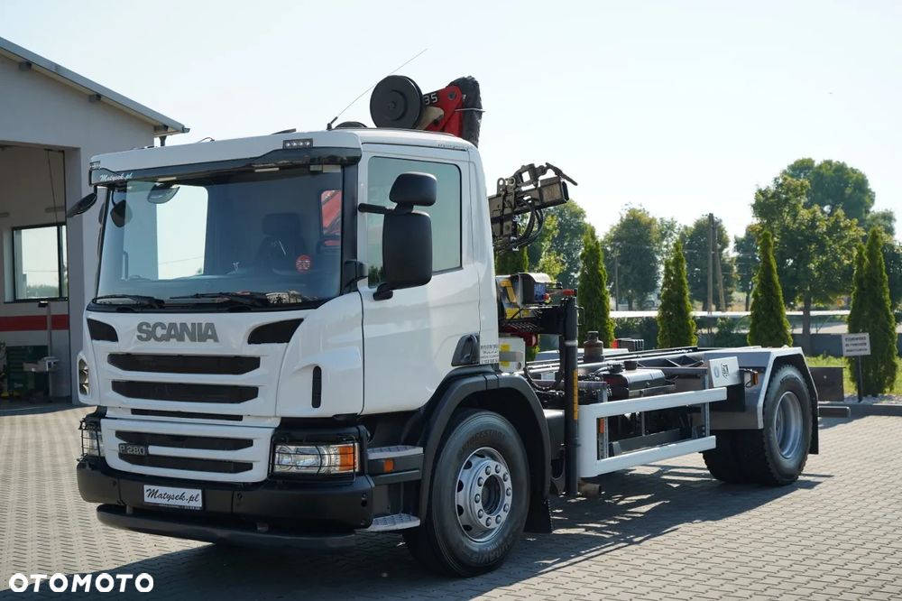 Scania P 280 / 4X2 / SIŁOWNIK DO WYWROTU / + HDS HMF 635 / UDŹWIG 1 500 KG / MAX WYSÓW 7 M / STEROWANIE RADIOWE / EURO 6 - 8