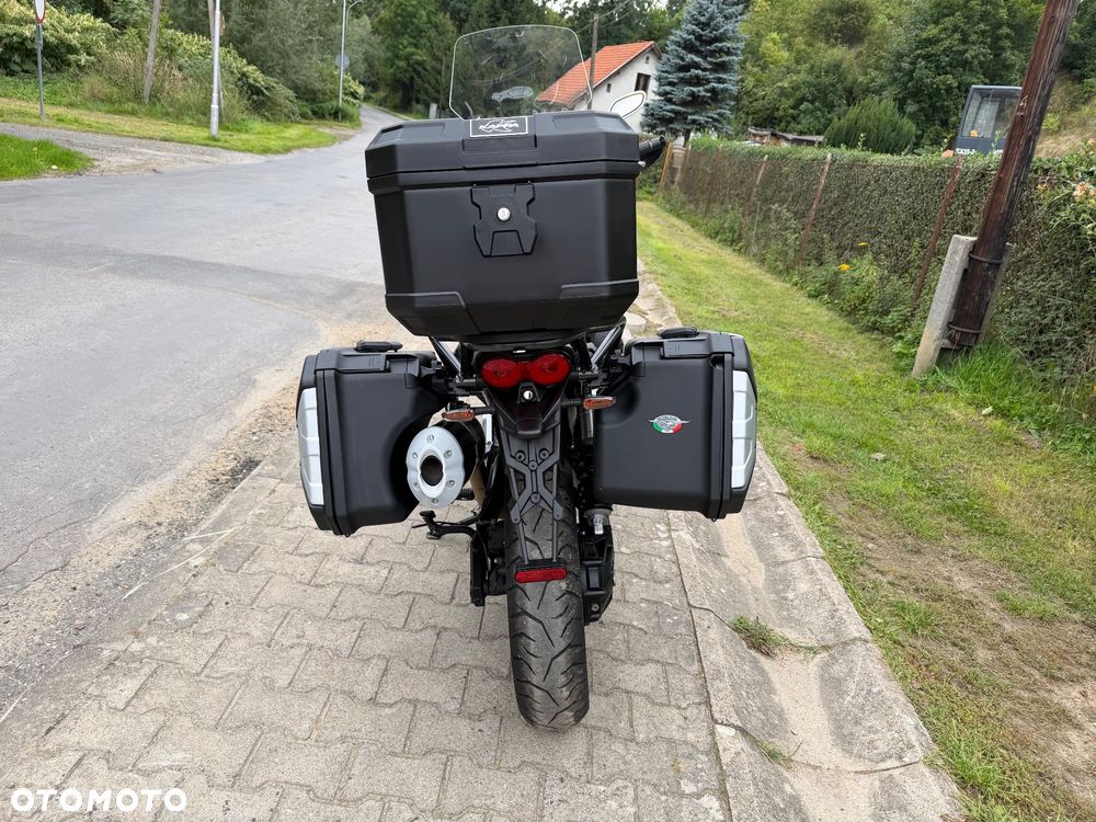 Moto Guzzi V85 - 37