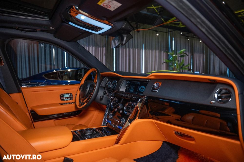 Rolls-Royce Cullinan - 24