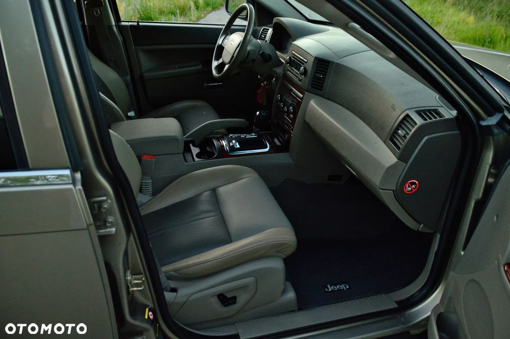 Jeep Grand Cherokee 5.7 V8 HEMI Automatik Limited - 34