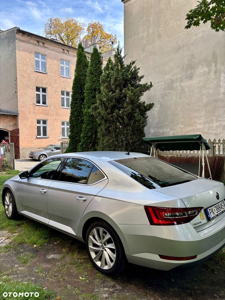 Skoda Superb 2.0 TDI Ambition DSG - 4