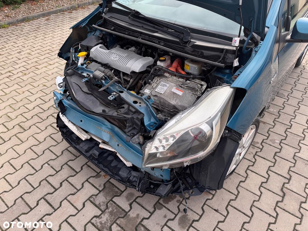 Toyota Yaris ver-hybrid-1-5-vvt--i - 18