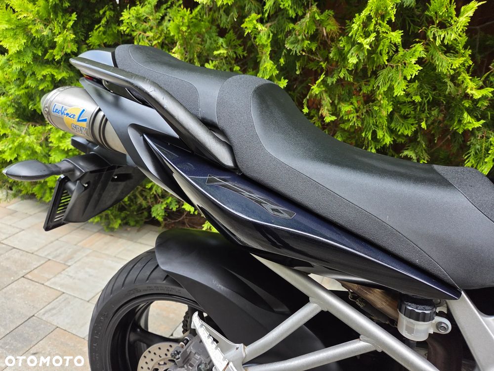 Yamaha FZ6 - 21