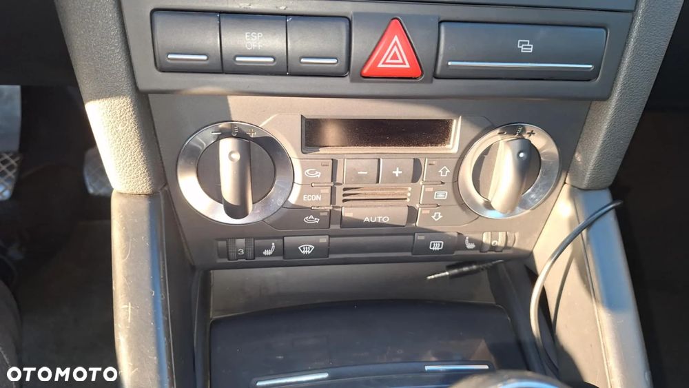 Audi A3 Sportback 1.8 TFSI Ambiente - 13