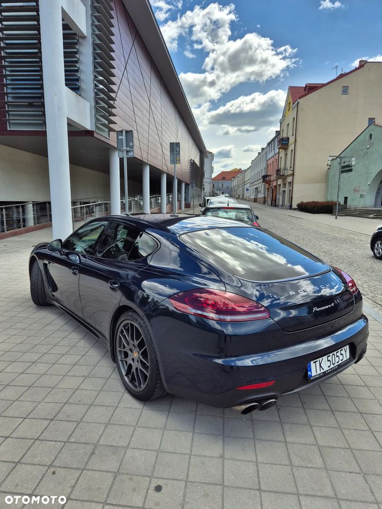 Porsche Panamera 4 Edition - 1