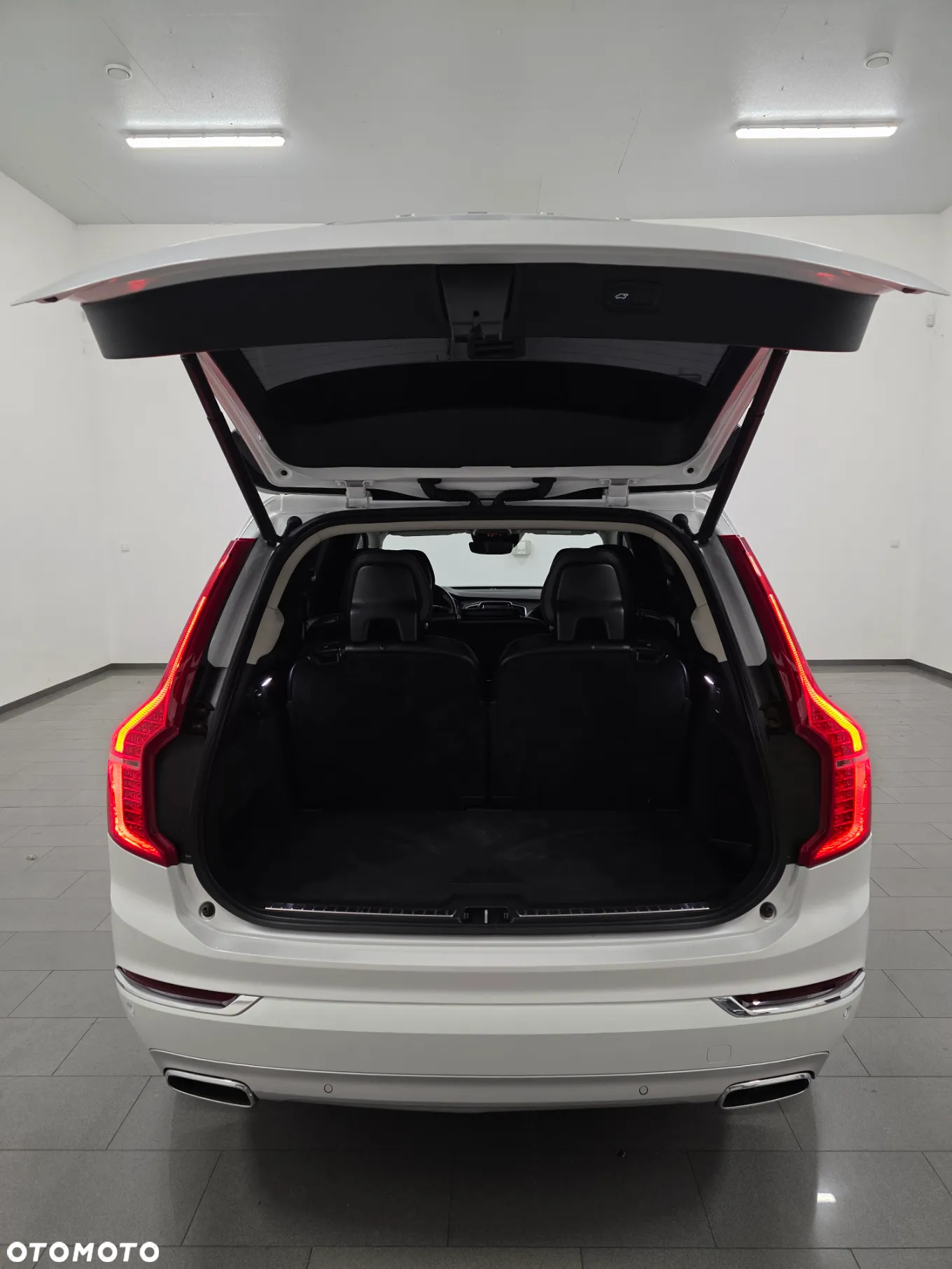 Volvo XC 90 D5 AWD R-Design - 39