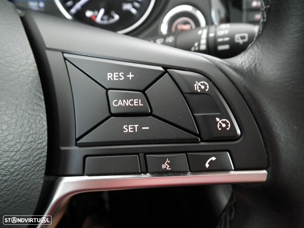Nissan Qashqai 1.5 dCi N-Connecta J18 — fotografia 13