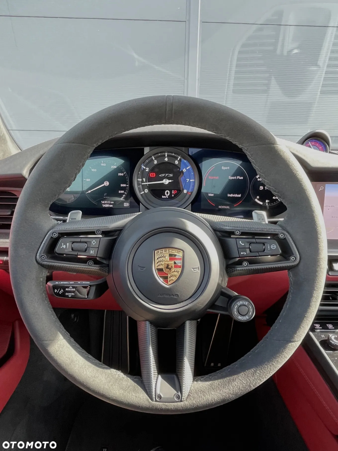 Porsche 911 Carrera 4 GTS - 11