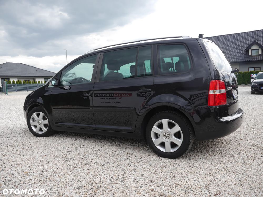 Volkswagen Touran 2.0 TDI DSG Highline - 15