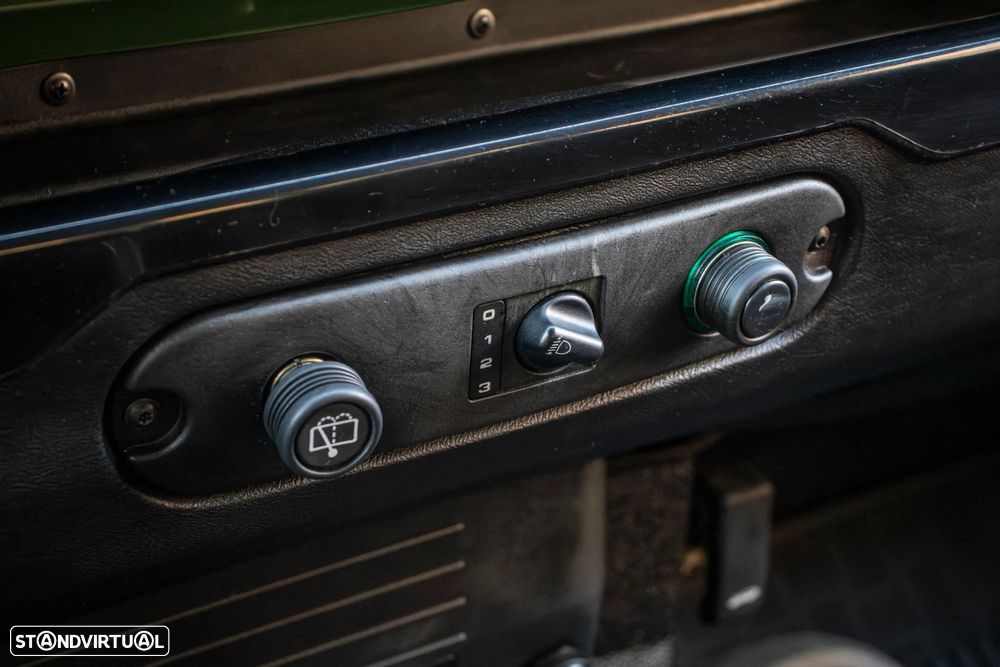 Land Rover Defender 90 2.5 TD5 Metal Top - 15