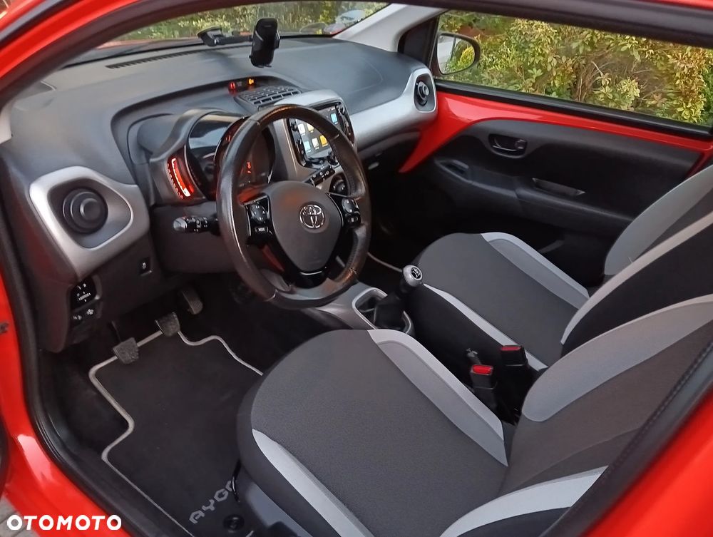 Toyota Aygo x-play touch - 15