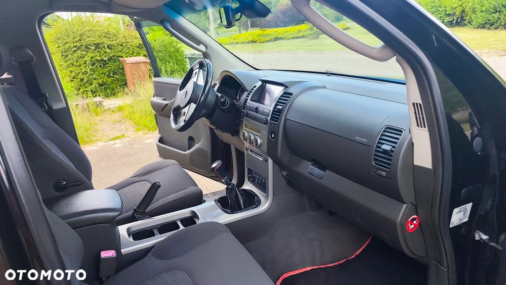 Nissan Pathfinder 2.5 dCi Premium - 26