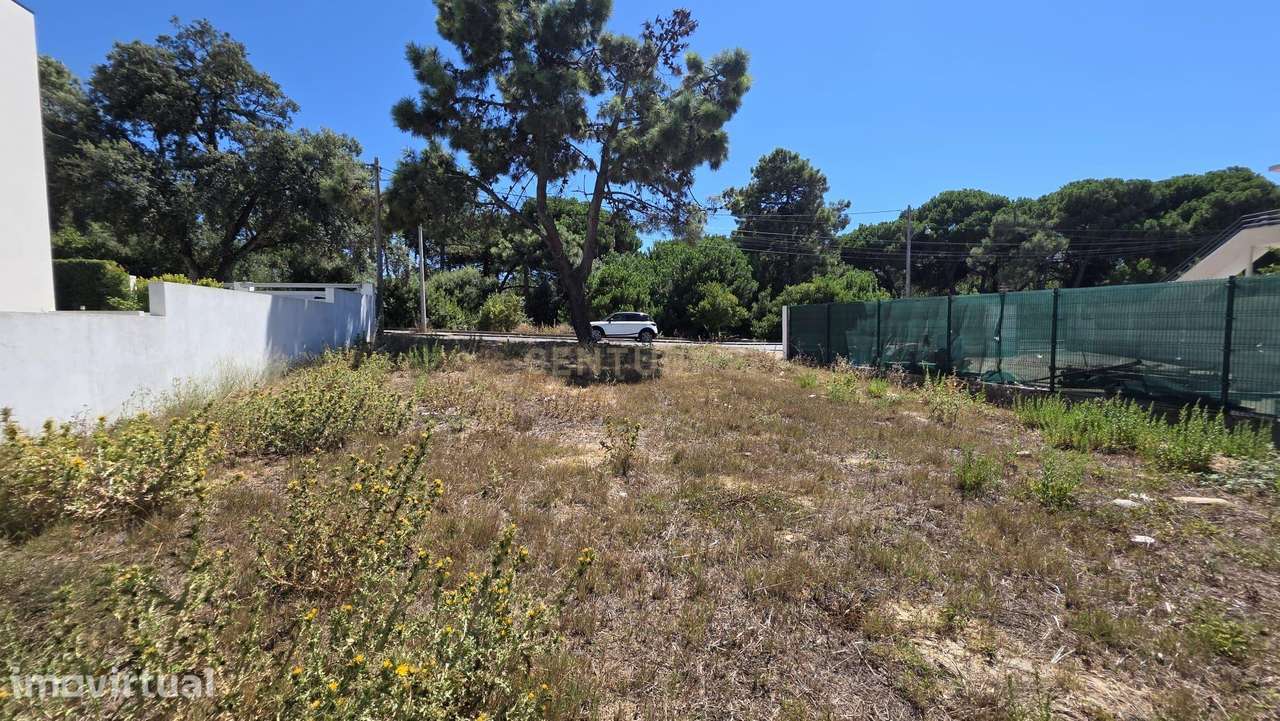 TERRENO PARA CONSTRUÇÃO DE MORADIA TÉRREA OU  T5  NA CHARNECA CAPARICA - Grande imagem: 3/8
