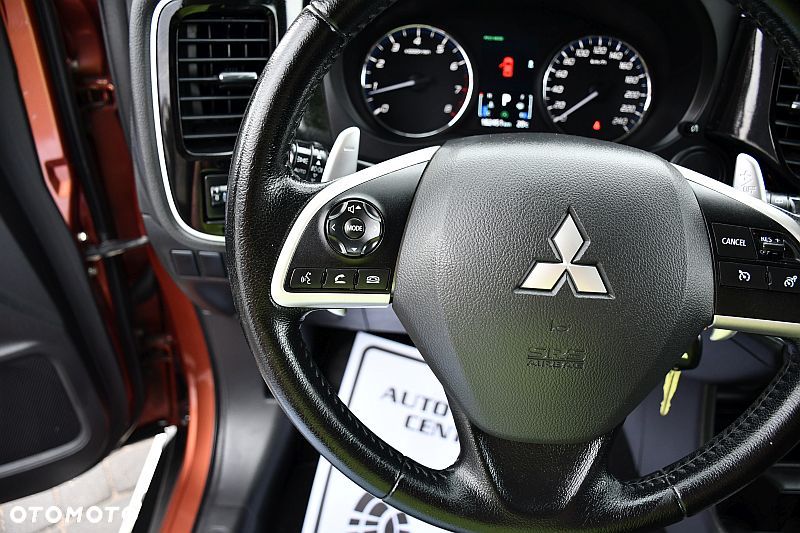 Mitsubishi Outlander 2.0 2WD CVT Diamant Edition+ - 16