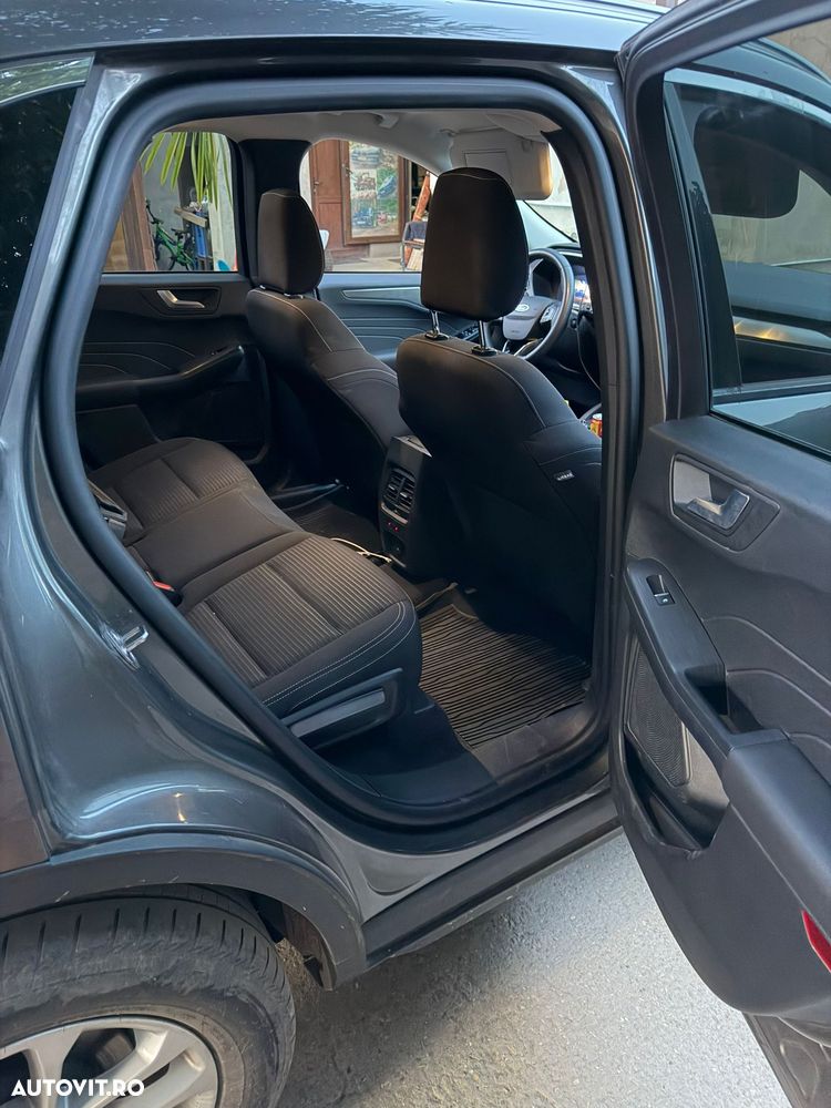 Ford Kuga - 4