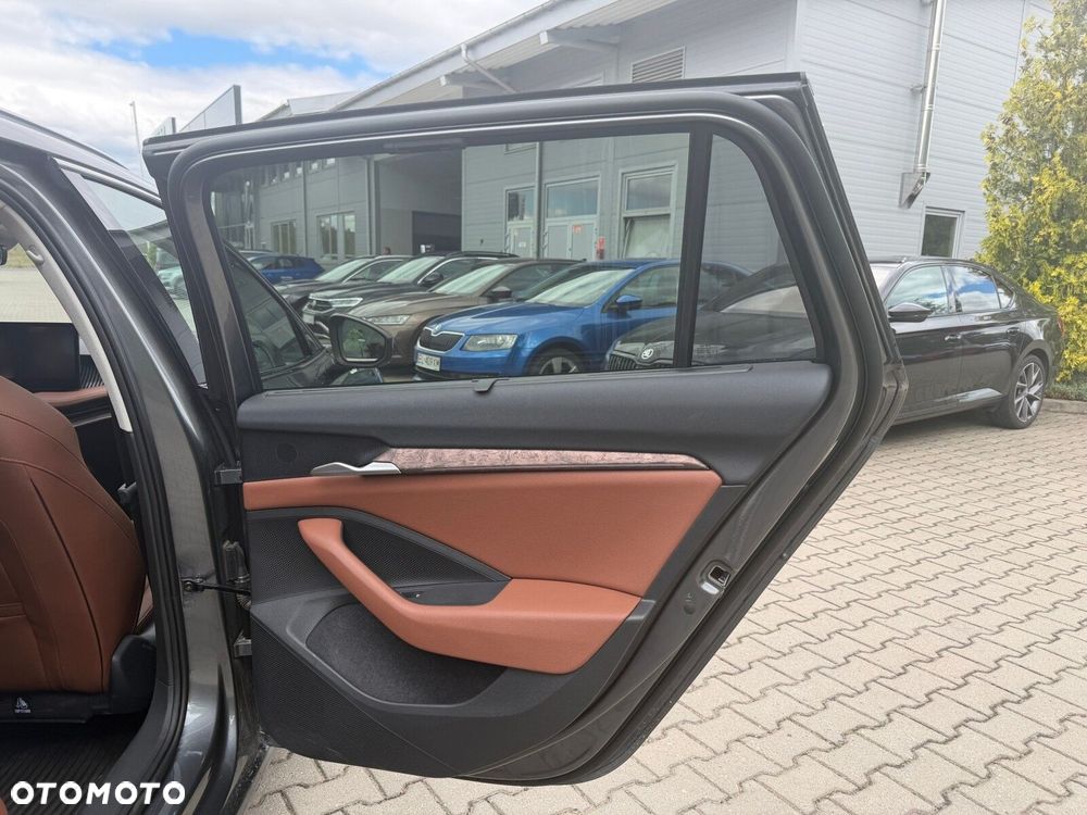 Skoda Superb 1.5 TSI Plug-in Hybrid L&K DSG - 17