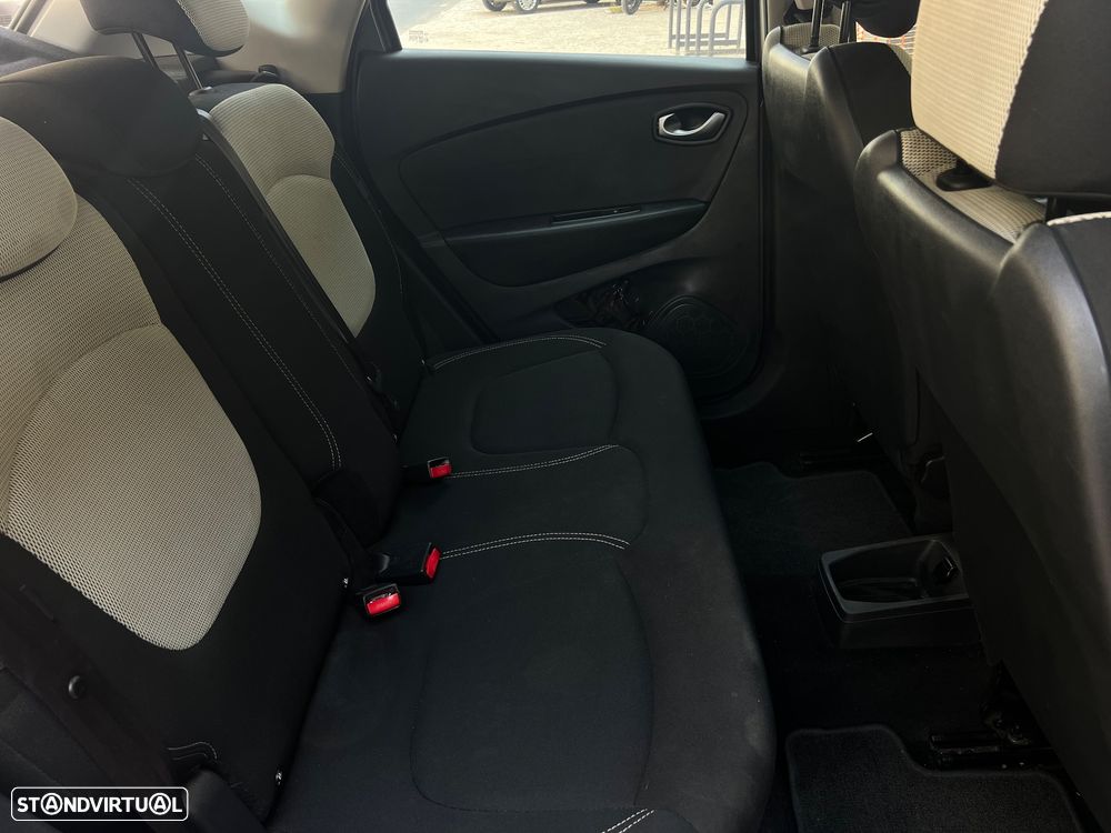 Renault Captur 0.9 TCE - 12